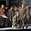 W scenach w Auschwitz reżyser David Pountney operuje wyrazistymi symbolami