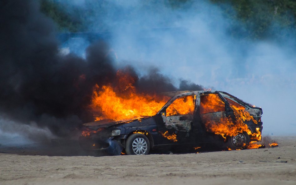Od 2020 roku w Polsce odnotowano 104 pożary samochodów z napędem w pełni elektrycznym