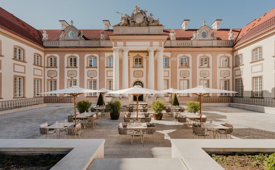Częścią luksusowej sieci hotelowej Autograph Collection należącej do grupy Marriott jest warszawski 
