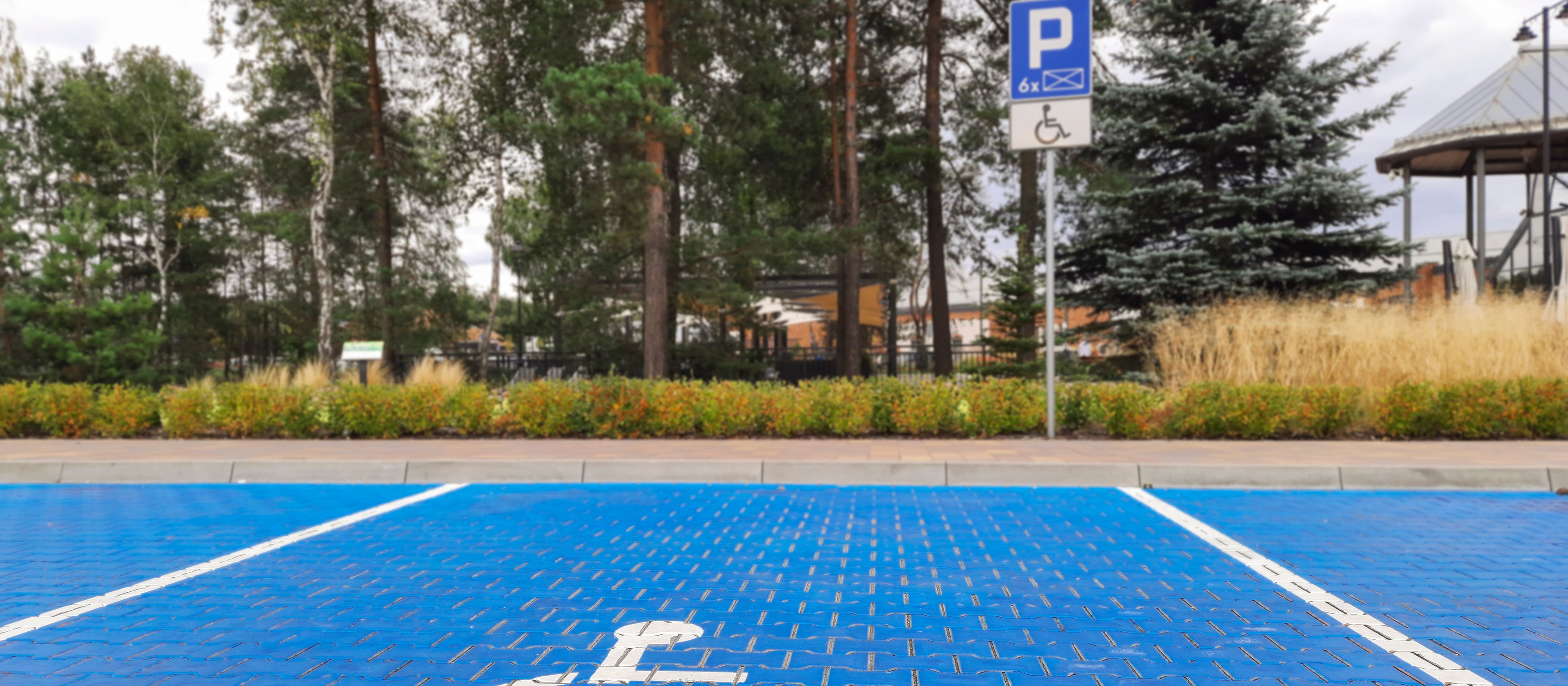 Ważne zmiany w karcie parkingowej. Zniknie uciążliwy obowiązek