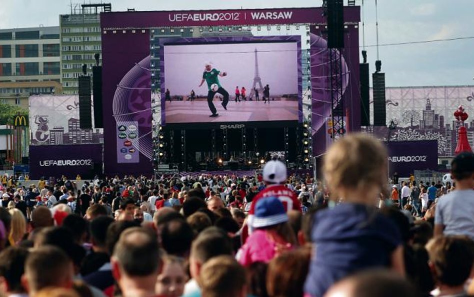 Tysiące kibiców zjawiły się na otwarciu Strefy Kibica. Dziś o godz. 18 rozpoczęcie meczu Polska - Gr