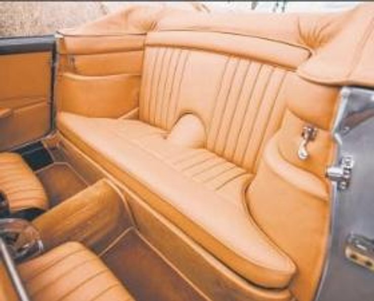 W 2005 r. został profesjonalnie przebudowany, by dostosować go do ruchu prawostronnego.