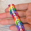 Loom bands - ręcznie splatane bransoletki niebezpieczne dla zdrowia