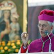 Metropolita katowicki abp Wiktor Skworc w czasie dorocznej Pielgrzymki Kobiet i Dziewcząt do sanktua