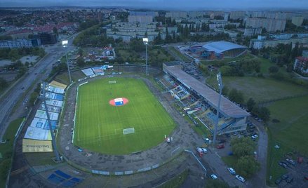 Kilkunastotysięczny stadion został wybudowany z okazji dożynek centralnych, które organizowano w Ols