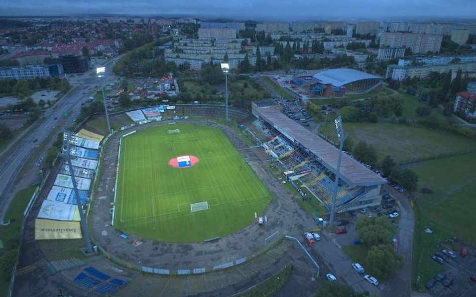 Kilkunastotysięczny stadion został wybudowany z okazji dożynek centralnych, które organizowano w Ols