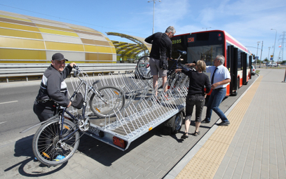 Gdańskie autobusy linii 612 i 658 będą przystosowane do przewozu rowerów .