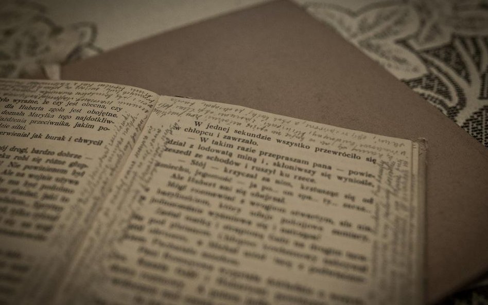 Podczas ucieczki ze Stawiska w pierwszych dniach wojny dramatyczne obrazy zapisywał na jedynym dostę