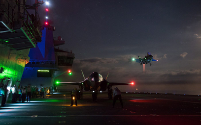 Próbne starty i lądowania wielozadaniowych samolotów Lockheed Martin F-35B Lightning II na pokładzie