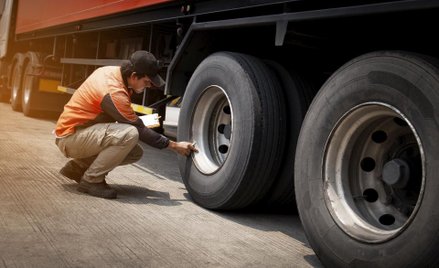 Oko inspektora nie wystarczy, aby ocenić stan opony - wyrok WSA w Rzeszowie