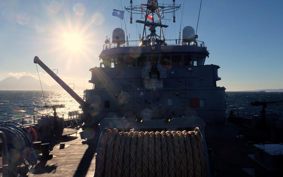 ORP Czernicki przeszedł przez Cieśninę Gibraltarską