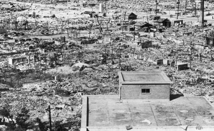 W wyniku wybuchu bomby atomowej 6 sierpnia 1945 r. infrastruktura Hiroszimy została zniszczona w nie