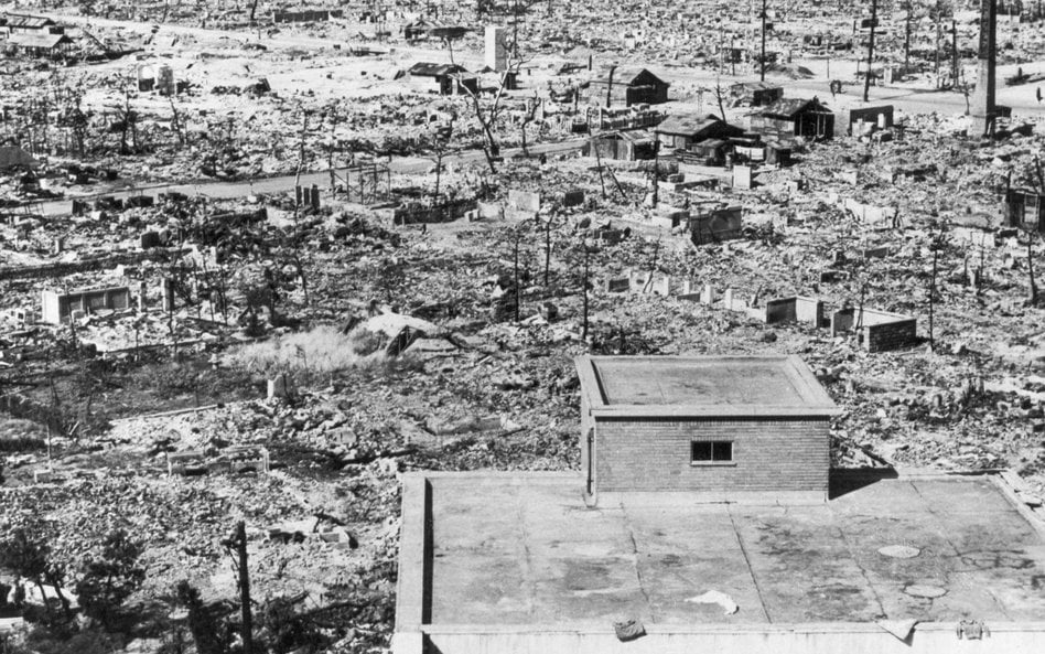 W wyniku wybuchu bomby atomowej 6 sierpnia 1945 r. infrastruktura Hiroszimy została zniszczona w nie