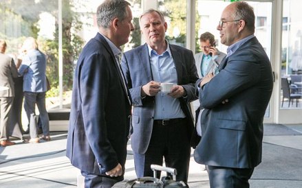 Dwóch na jednego - prezes linii Enter Air Grzegorz Polaniecki (z lewej) i prezesi Poznań Airport, Ma