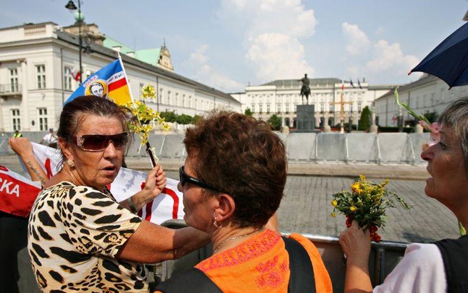 Obrońcy krzyża chcą rozmowy z episkopatem