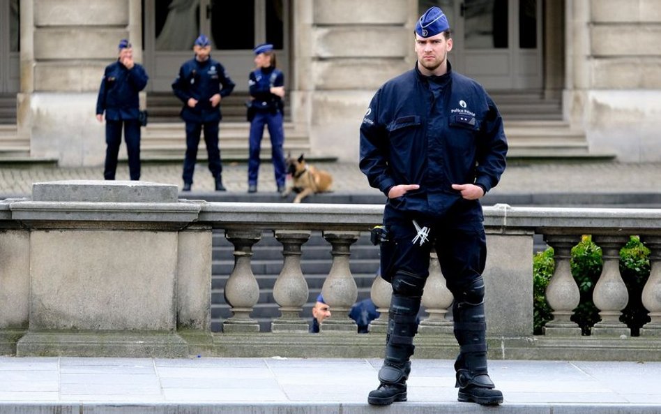 Przebieg śledztwa odzwierciedla szerszy paraliż instytucji państwa belgijskiego