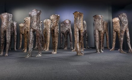 Rekord na polskim rynku sztuki. 8 mln za rzeźby Abakanowicz