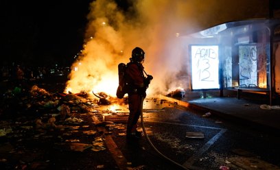 Francja zakazuje demonstracji, prezydent Macron zwołuje radę bezpieczeństwa
