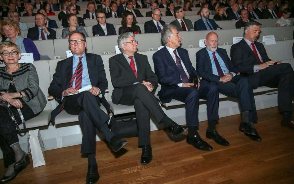 Beata Mik - prokurator, Ziemisław Gintowt - członek prezydium NRA, Maciej Bobrowicz - prezes Krajowe