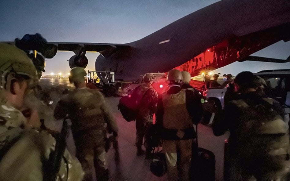 Gdy armia USA w chaosie opuszczała Afganistan, wydawało się, że neokonserwatyści tracą wpływ na amer