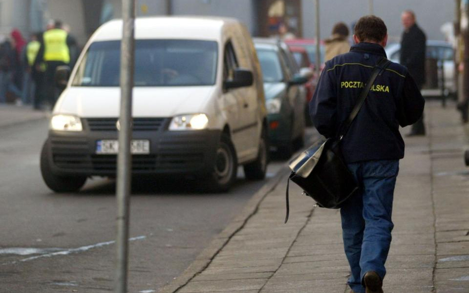 Poczta Polska i Allegro na kursie kolizyjnym