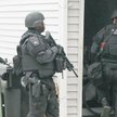 W piątek policja i jednostka szturmowa SWAT przeczesywały spokojną podmiejską dzielnicę Watertown, d