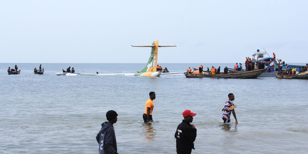 Samolot pasażerski wpadł do jeziora. W katastrofie w Tanzanii zginęło 19 osób