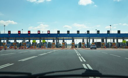 Mobilne opłaty za austostrady dokładają się do cyfrowego wykluczena seniorów