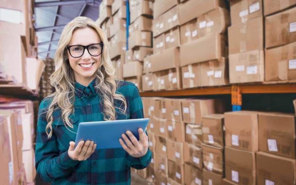 Decyzja o wyborze lokalizacji magazynu do obsługi e-commerce zależy od czasu dostawy i dostępności p