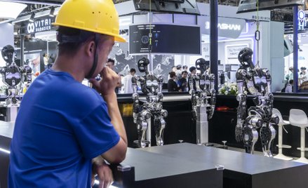 Chińskie firmy zyskały przewagę w robotyce. Przyszłość ma należeć do robotów humanoidalnych