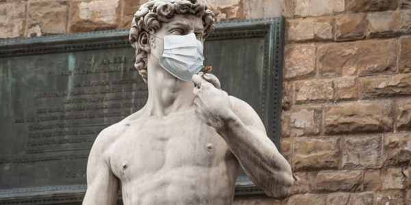 Włochy. Wiceminister zdrowia: Wychodzimy z pandemii