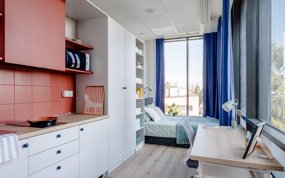 Akademik Shed Sky Living w Warszawie powstał w zaadaptowanych dawnych biurowcach kompleksu Lipowy Of