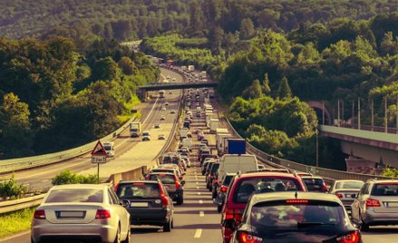 Nowe limity CO2 mogą uśmiercić auta spalinowe