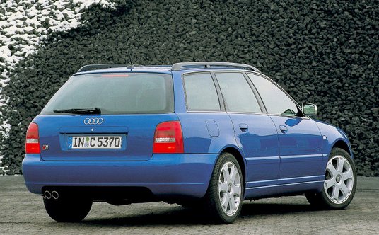 Audi S4 Avant (B5) z 1999 roku