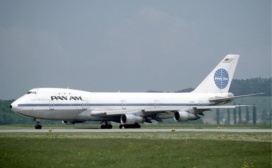 Boeing 747 w barwach Pan Am w 1985 roku.