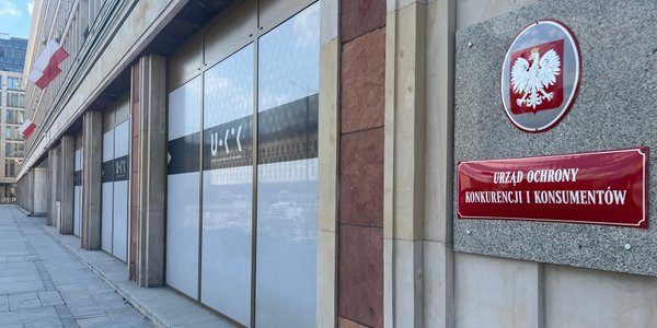 Allegro, DHL, DPD i InPost podejrzane o ekościemę. UOKiK stawia zarzuty