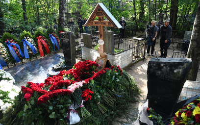 Grób Jewgienija Prigożyna na cmentarzu w Petersburgu. Władze Rosji chciały, by mieszkańcy kraju do s