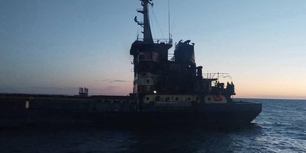 Ukraina: Rosja celowo przeprowadziła atak dronami na cywilny statek. Są ranni