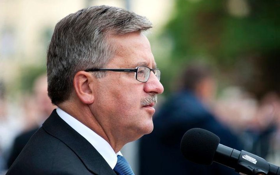 Prezydent Komorowski idzie na rękę SLD