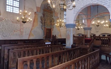 Sala Wielka tykocińskiej synagogi, która jest perłą kultury żydowskiej.