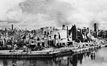 Panorama zniszczonego Królewca w 1945 r.