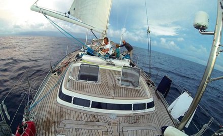 Załoga jachtu „Indigo V” pod dowództwem prof. Federica Lauro żeglowała po Oceanie Indyjskim i zbiera