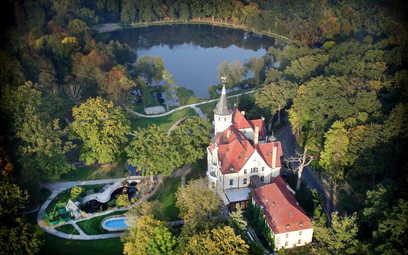 Zamek w Strzekęcinie wykorzystywany jest jako hotel.