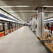 W Warszawie są dziś dwie linie metra, które dziennie przewożą ok. 700–750 tys. pasażerów
