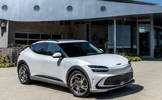 Genesis GV60 z napędem w pełni elektrycznym