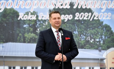 Minister edukacji i nauki Przemysław Czarnek przemawia podczas ogólnopolskiej inauguracji roku szkol