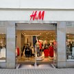 Nowa usługa H&M. Ubrania można kupować na raty w sklepie stacjonarnym