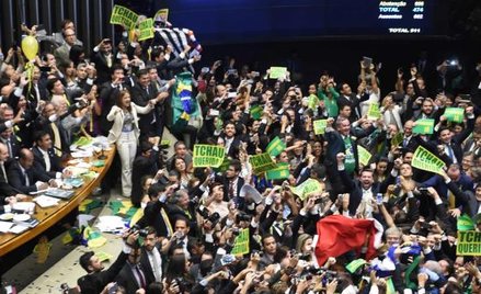 Przeszło dwie trzecie deputowanych poparło impeachment Dilmy Rousseff. Ale społeczeństwo jest dużo b
