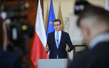Premier Mateusz Morawiecki podczas konferencji prasowej w siedzibie Kancelarii Prezesa Rady Ministró