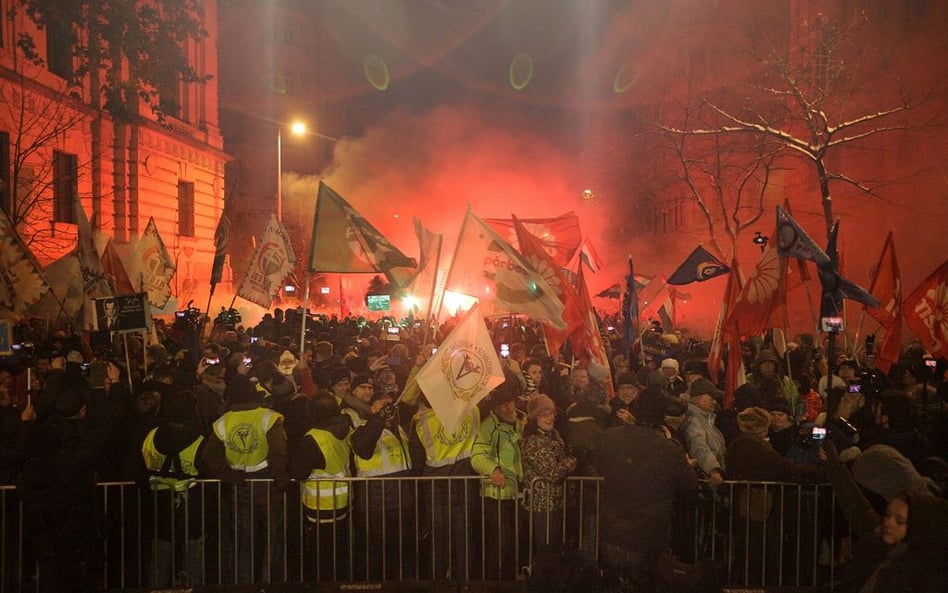 10 tys. Węgrów protestowało na ulicach Budapesztu